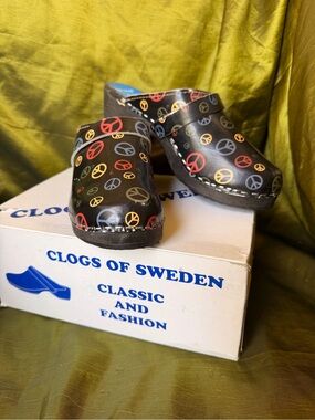 Women’s Black Peace Sign Clogs